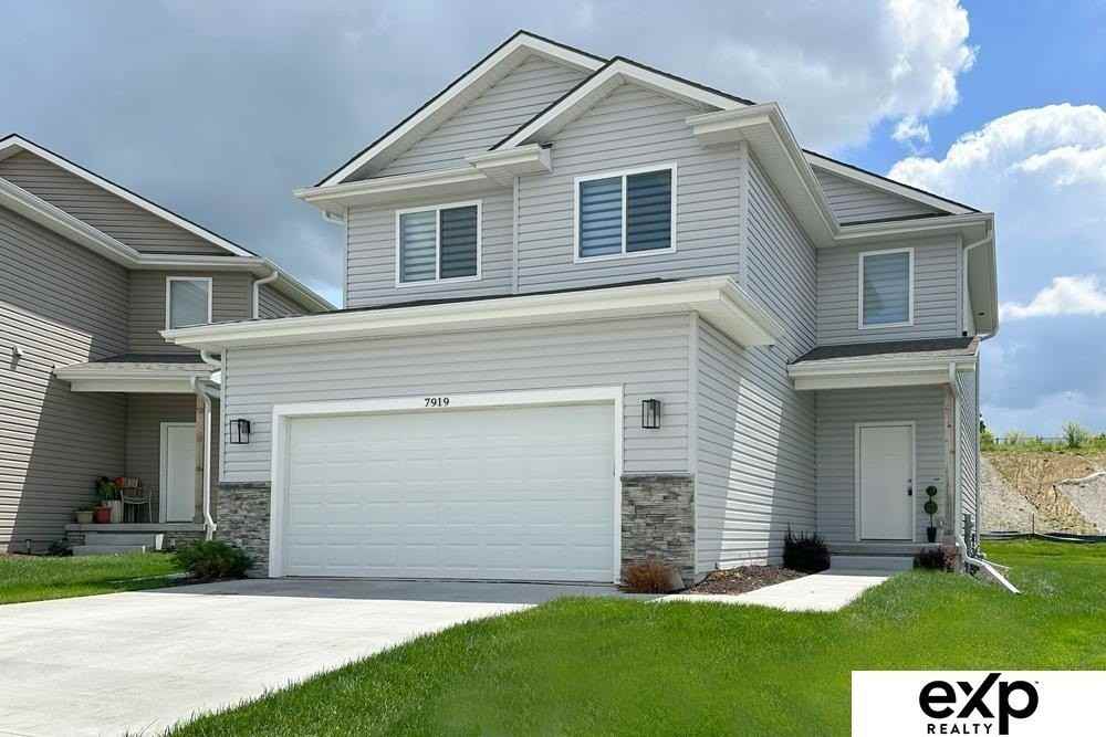 7919 N 93rd St - Photo 2 of 14