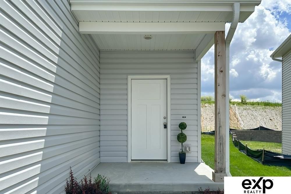 7919 N 93rd St - Photo 3 of 14