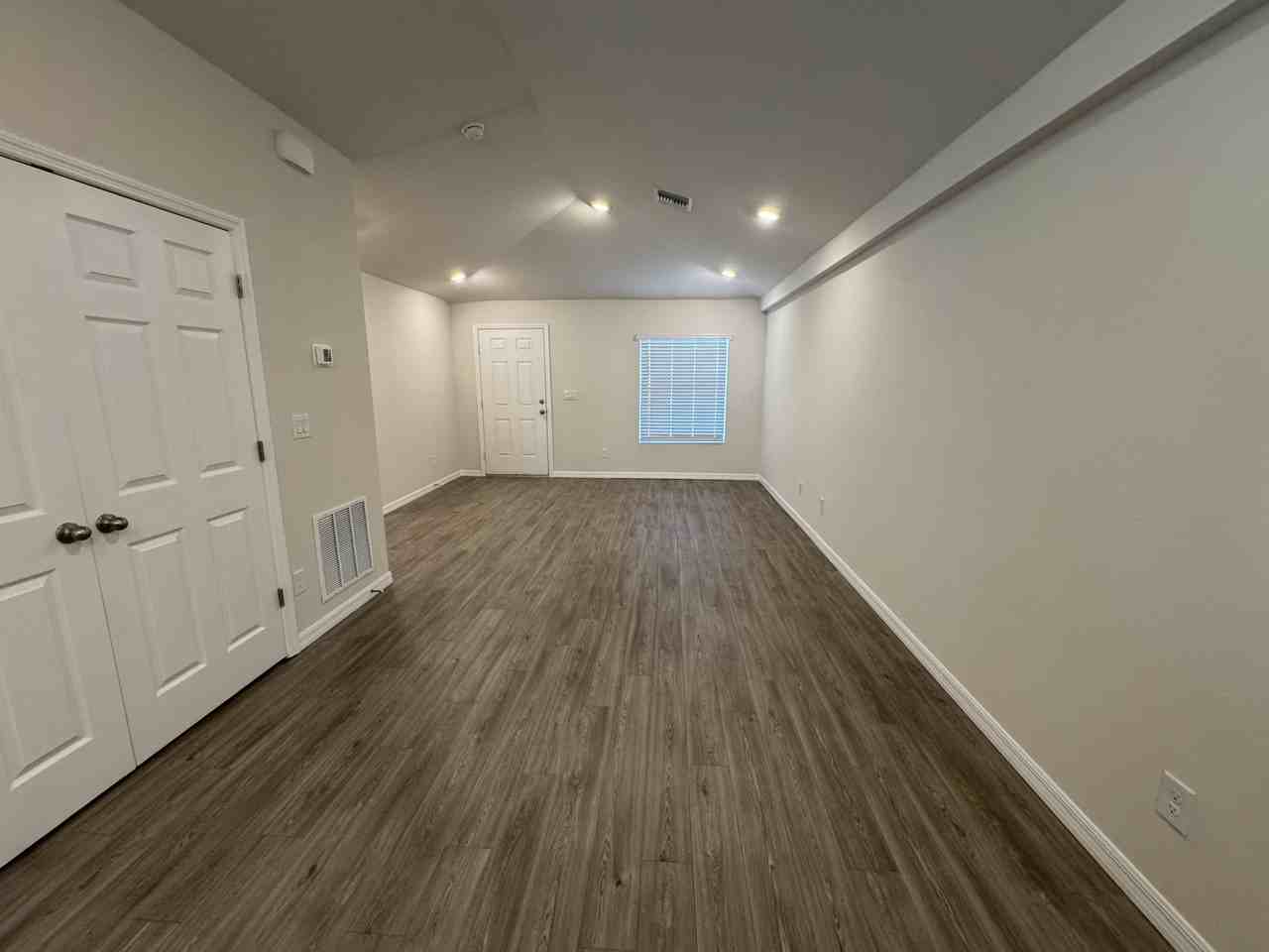 27217 Washington St - Photo 4 of 19