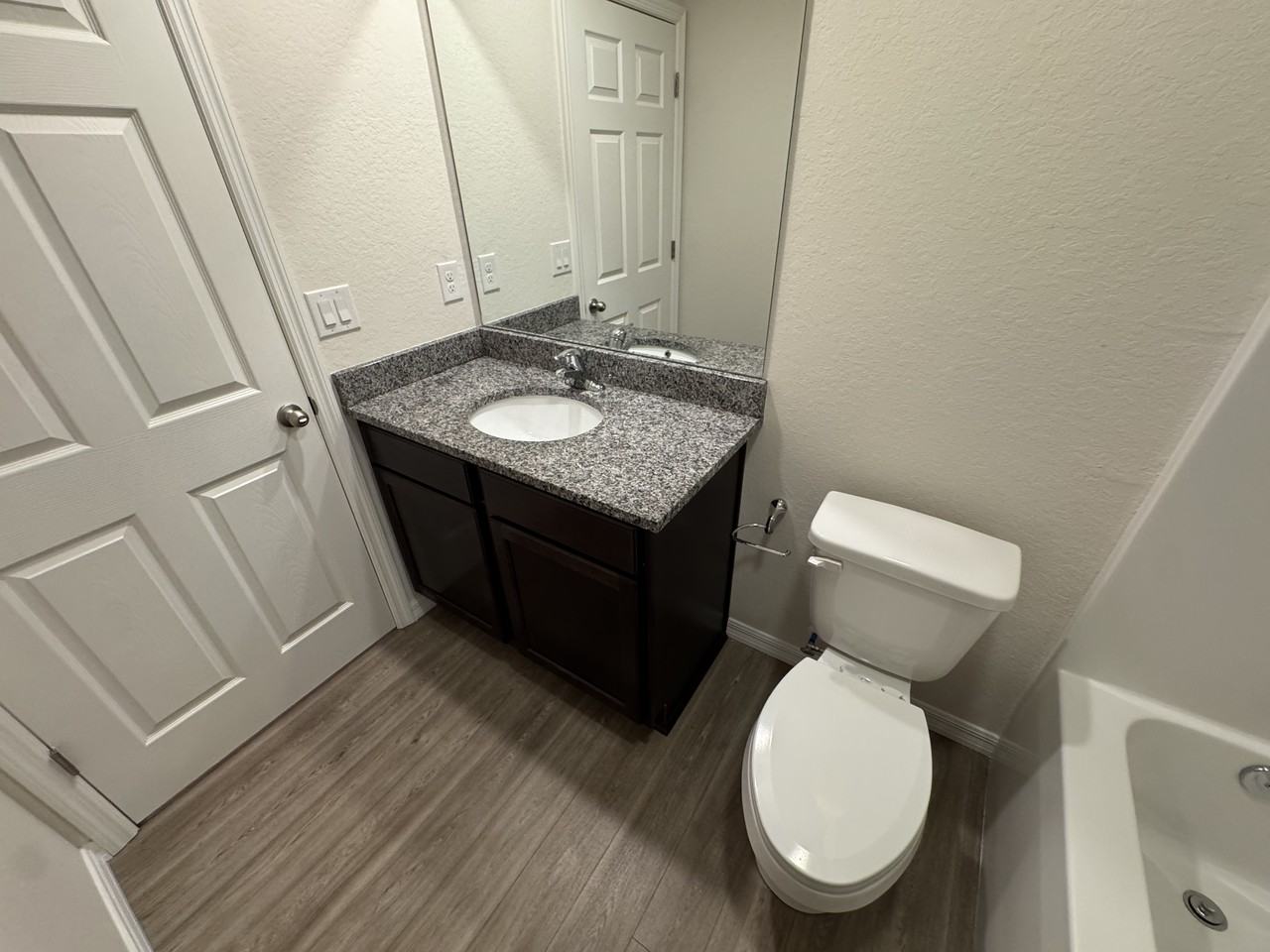 27217 Washington St - Photo 6 of 19