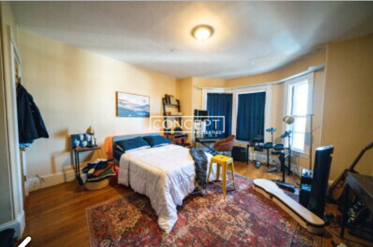 10 Hillside Street - Photo 3 of 28