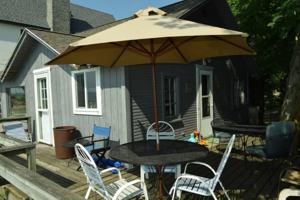 featured image of 5537 Lakeshore Trail