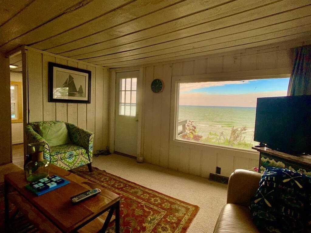 5537 Lakeshore Dr - Photo 6 of 24