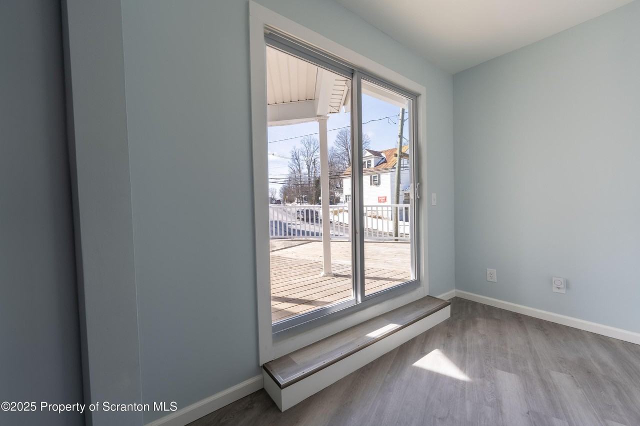 12 Grow Ave - Photo 4 of 50