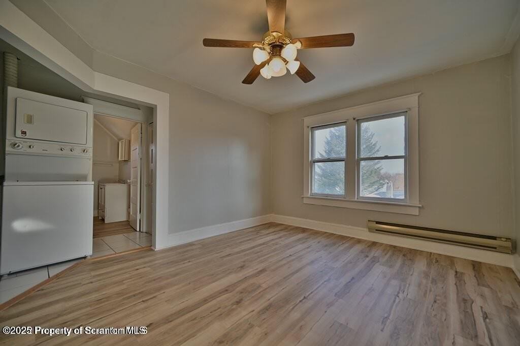 2211 Brown Ave - Photo 4 of 37