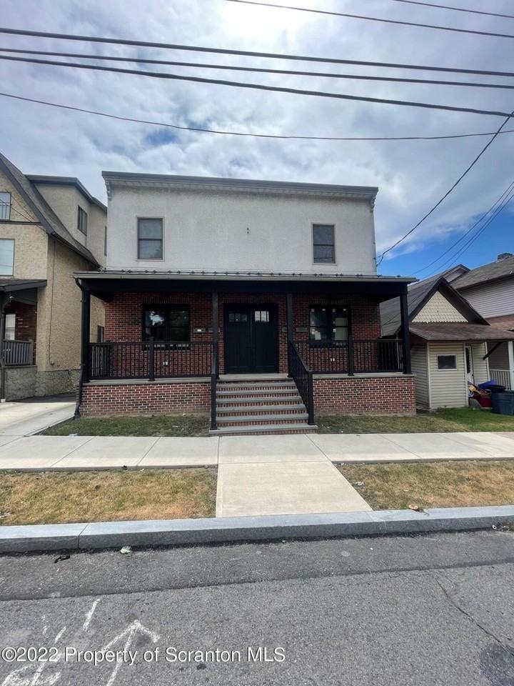 436 Larch St 2nd Fl #2ndFL