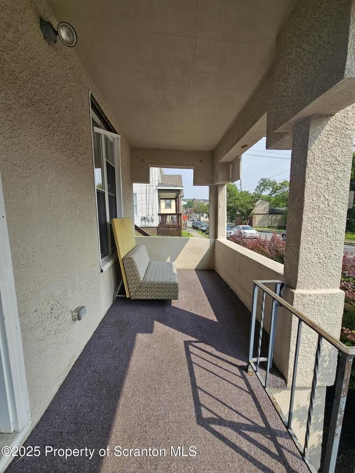 1207 Mulberry St - Photo 2 of 21