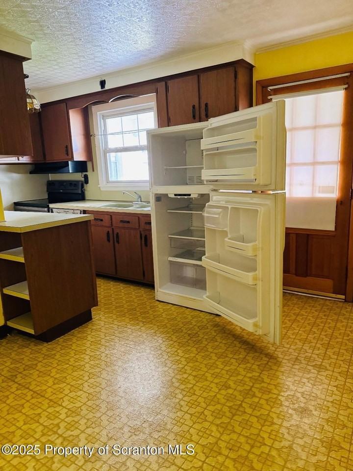 209 West Grace Street - Photo 4 of 11