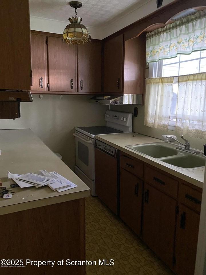 209 West Grace Street - Photo 5 of 11