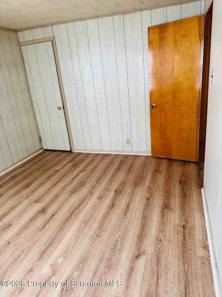 209 West Grace Street - Photo 7 of 11