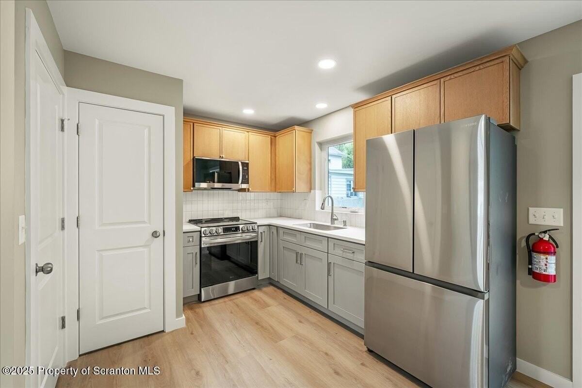 822 Delaware Street - Photo 3 of 48