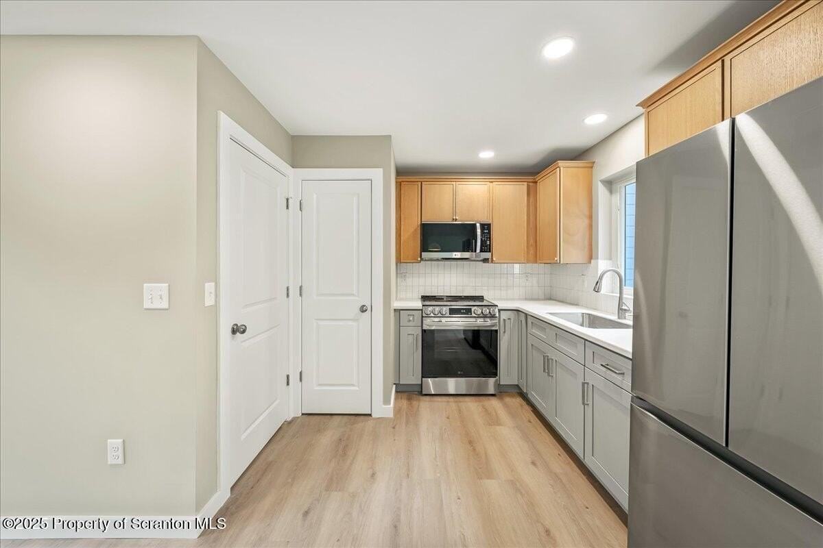 822 Delaware Street - Photo 4 of 48