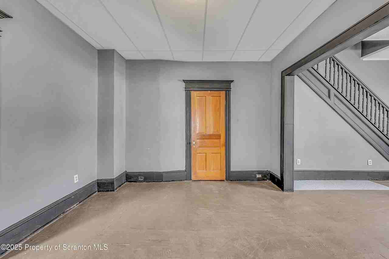 1202 Main Street - Photo 6 of 30