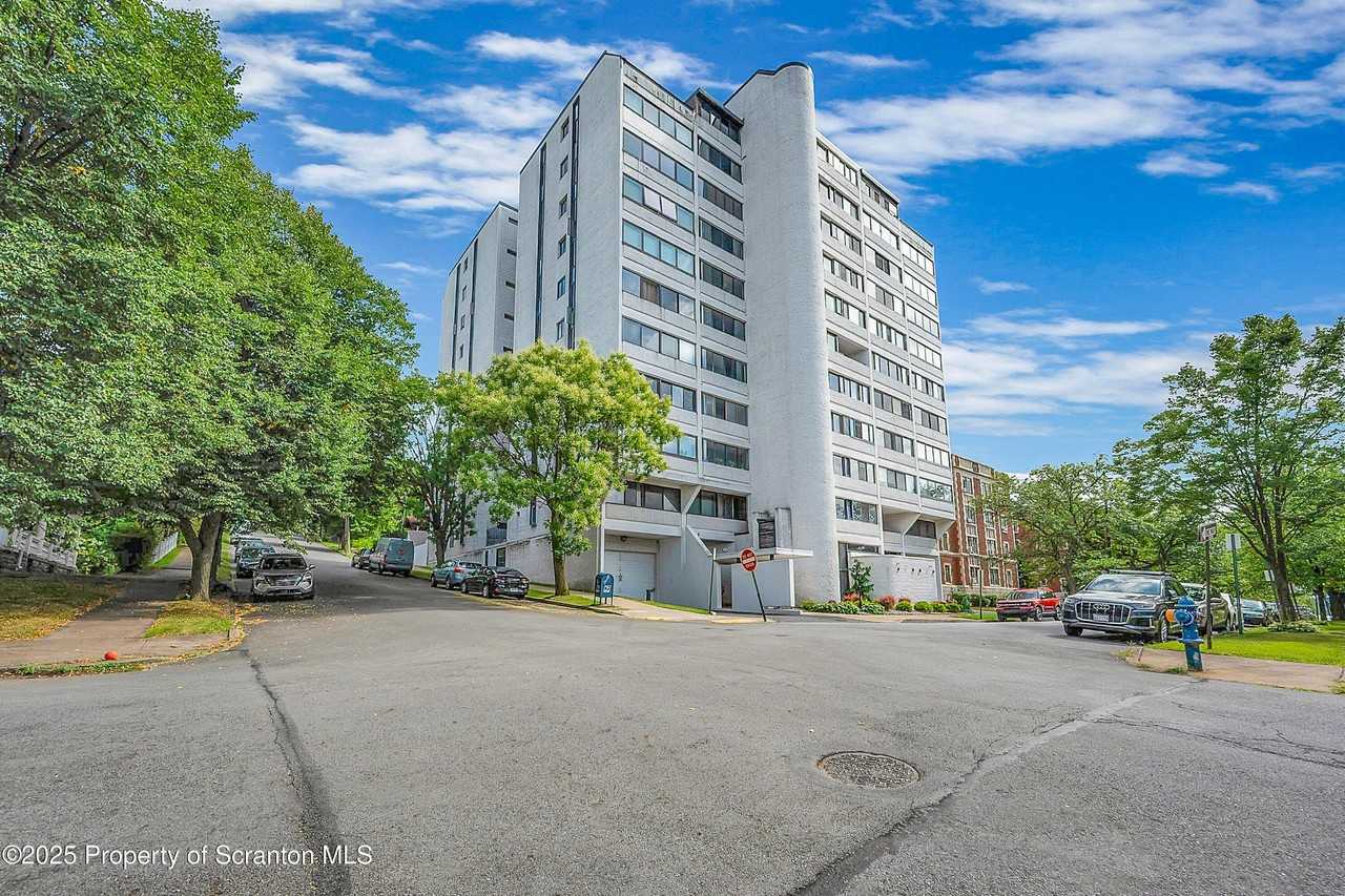 550 Clay Ave Apt 3b #3B - Photo 5 of 17