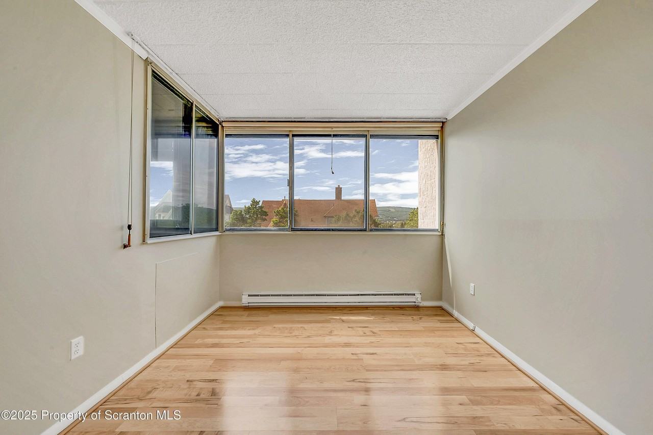 550 Clay Ave Apt 3b #3B - Photo 6 of 17