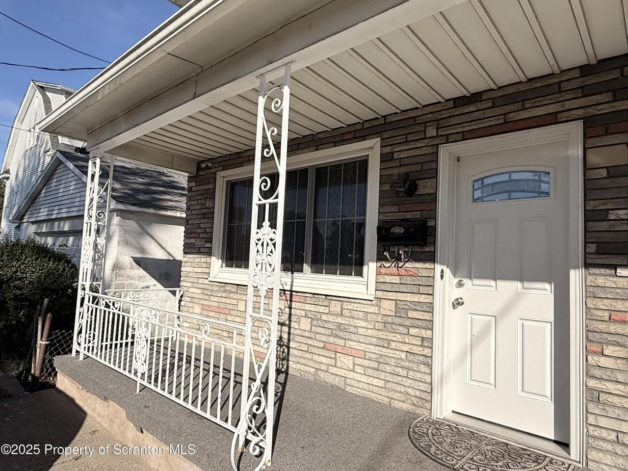 1002 East Park Avenue - Photo 2 of 10