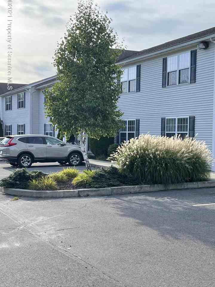 628 Marion Lane - Photo 2 of 10