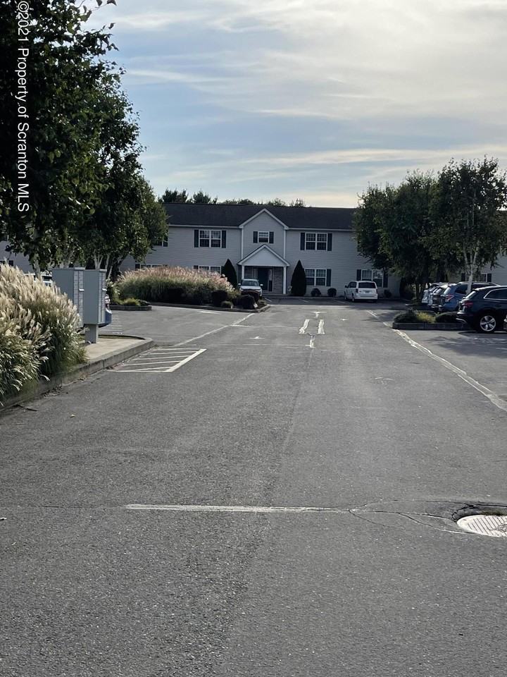 628 Marion Lane - Photo 6 of 10