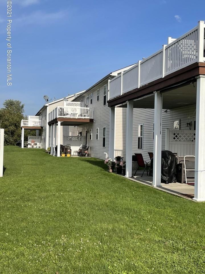 652 Marion Lane - Photo 5 of 10