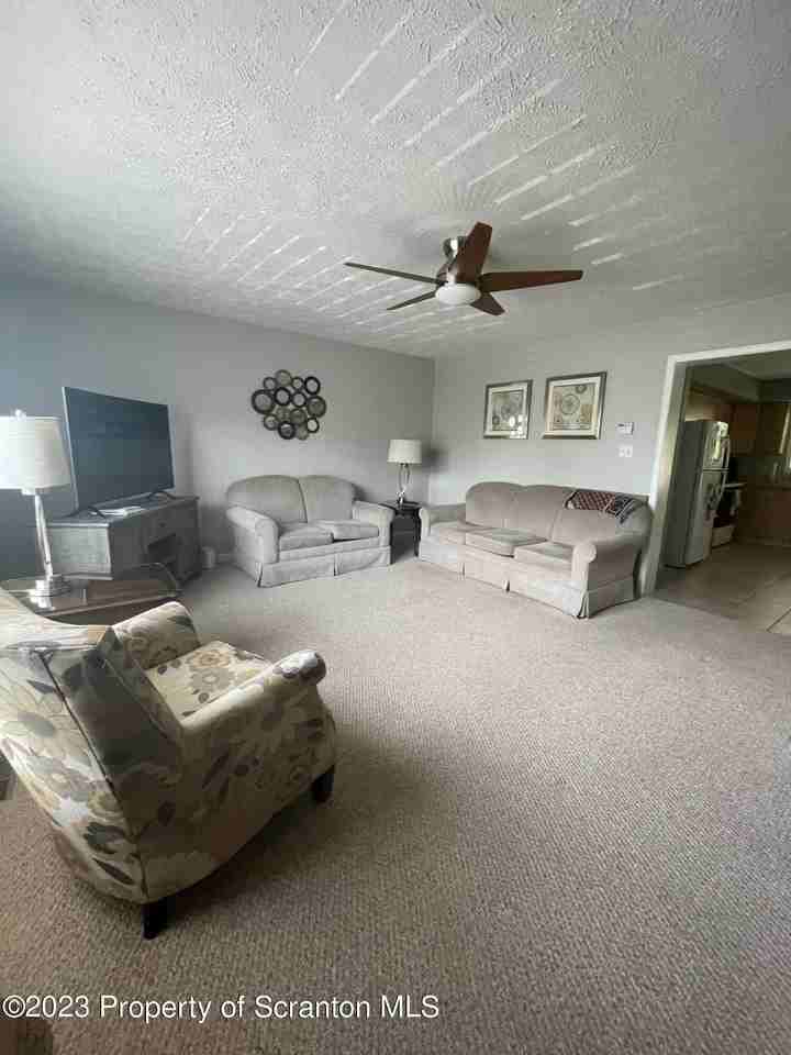 652 Marion Lane - Photo 7 of 10