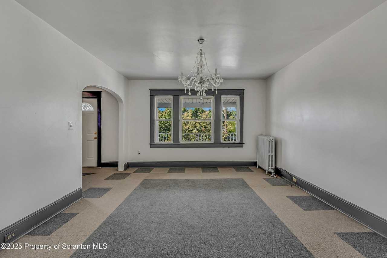 1314 Wyoming Ave - Photo 6 of 23