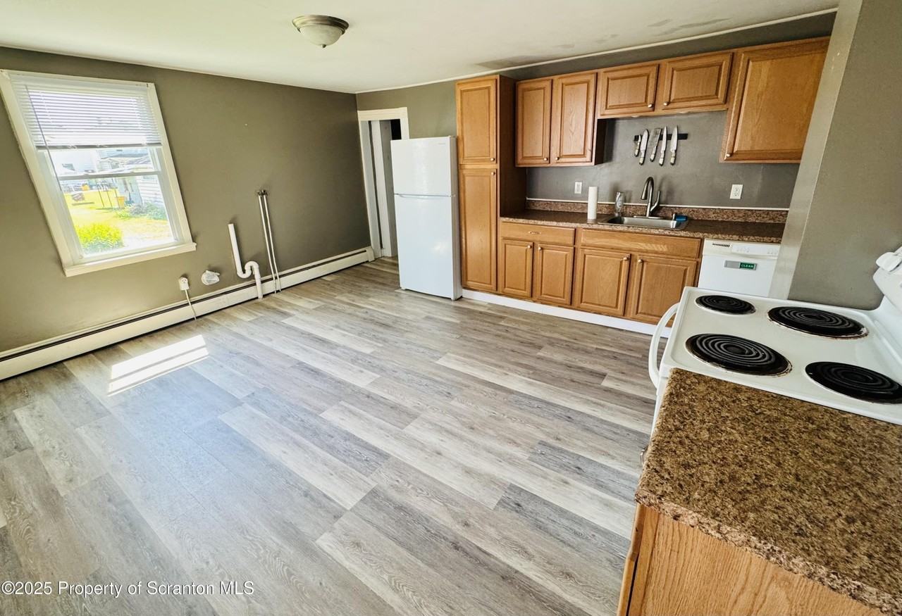 608 Oak Street #1 - Photo 3 of 9