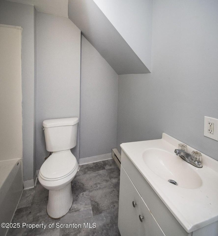 144 Jefferson Street - Photo 7 of 14