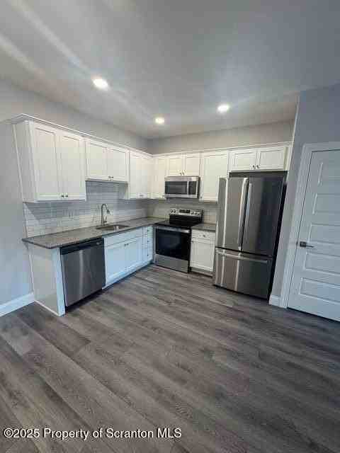 420 Circle Drive - Photo 5 of 33