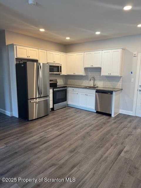 420 Circle Drive - Photo 6 of 33