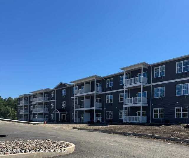 421 Circle Drive - Photo 3 of 33