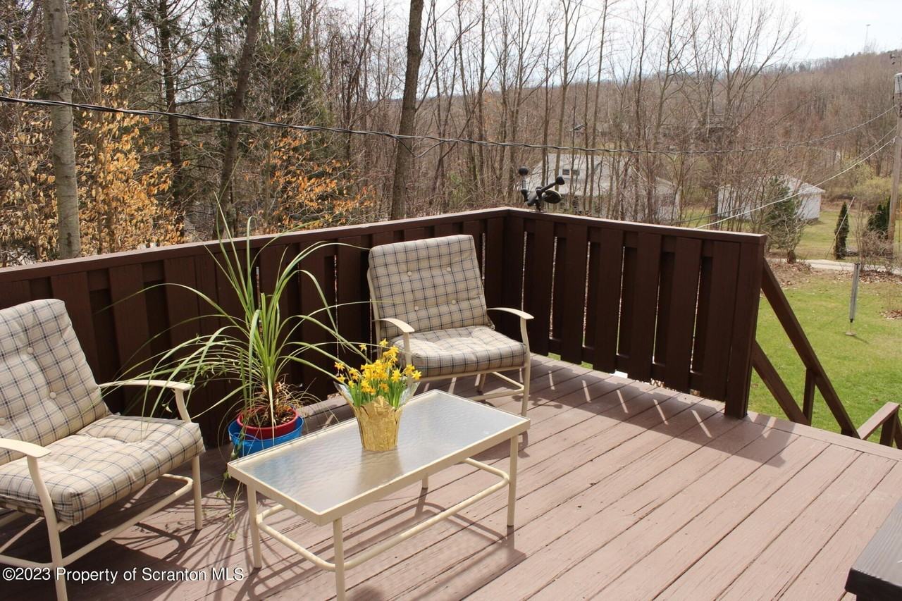 63 Shore Dr - Photo 3 of 20