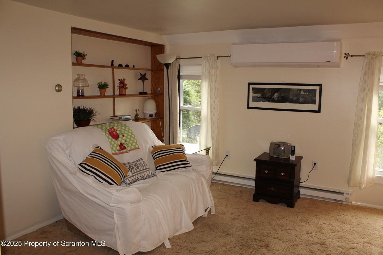 63 Shore Dr - Photo 7 of 20