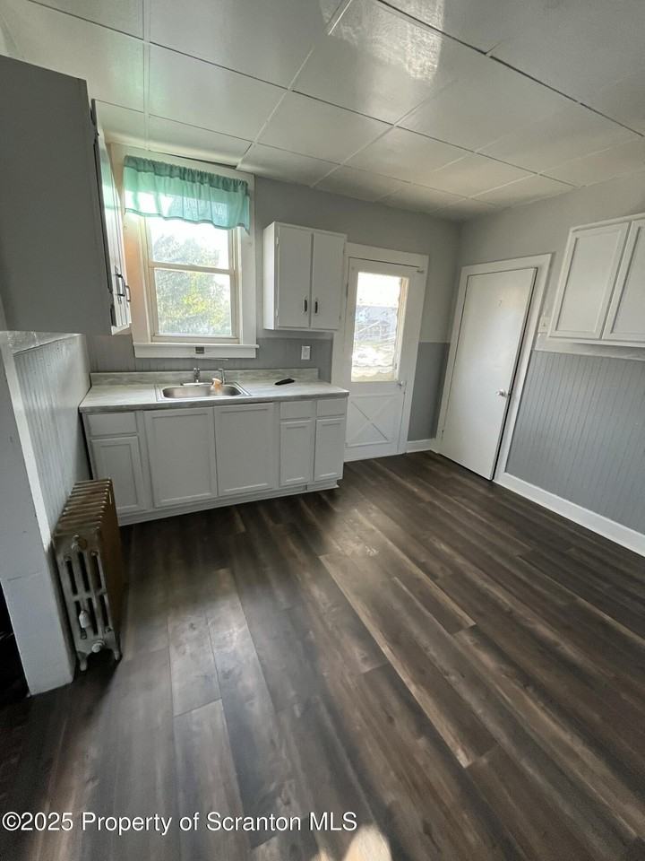 734 Grant Court #4 - Photo 2 of 14