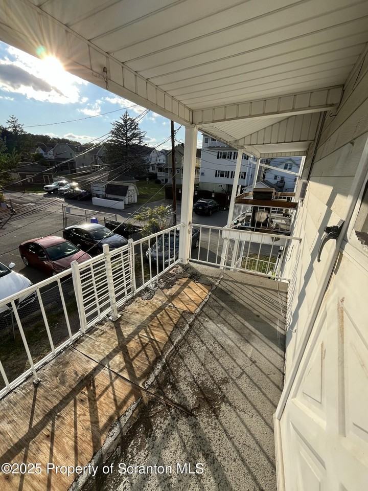 734 Grant Court #4 - Photo 7 of 14