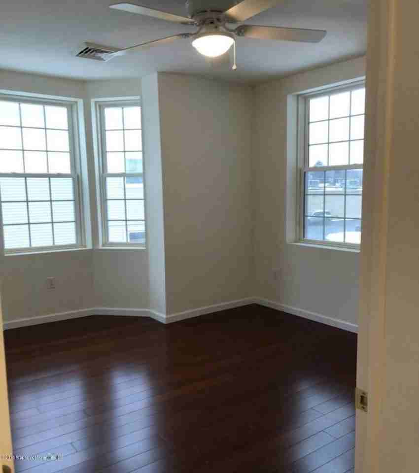 2027 Green Ridge Street - Photo 6 of 6