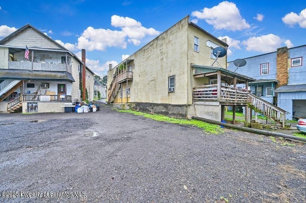 627 Main St - Photo 2 of 26