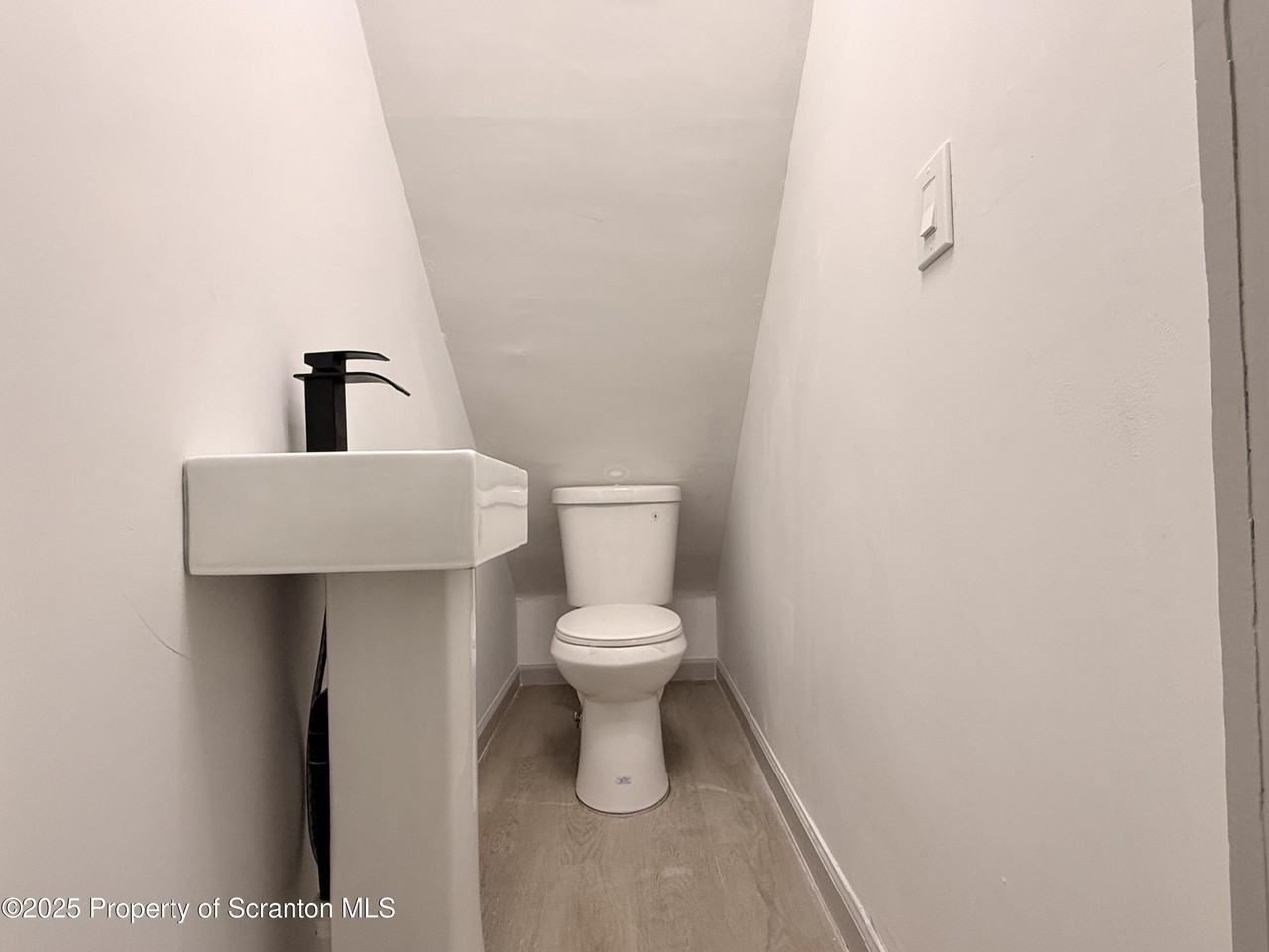 1220 Dartmouth St #L - Photo 7 of 15