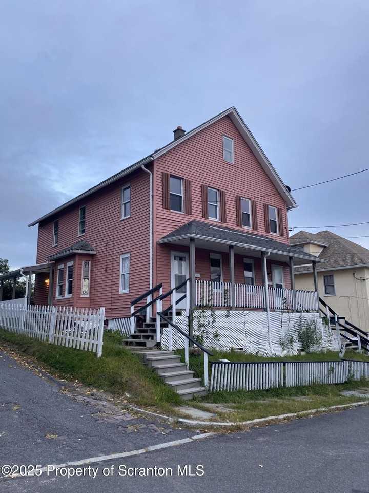 2122 Belmont Terrace - Photo 2 of 10