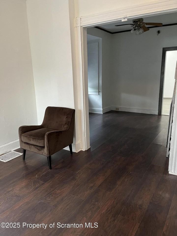 2122 Belmont Terrace - Photo 3 of 10