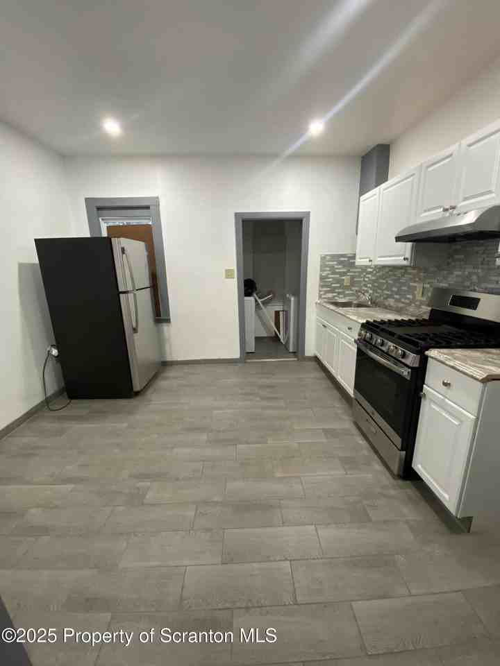 2122 Belmont Terrace - Photo 4 of 10