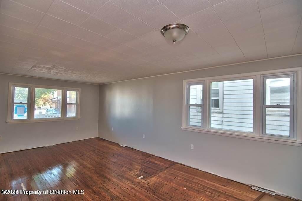 261 Dana Street - Photo 7 of 33