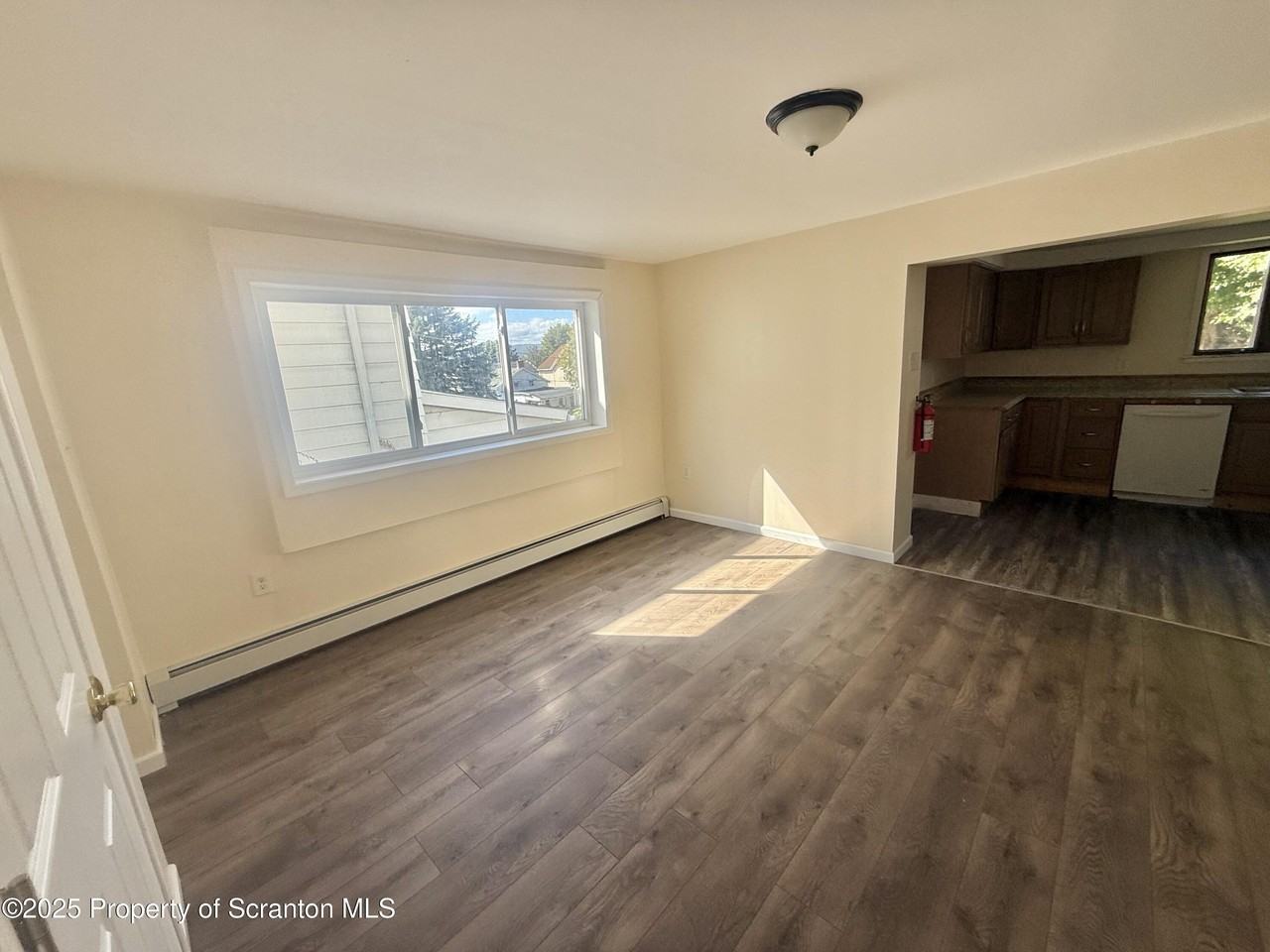 154 S Sumner Ave - Photo 3 of 15