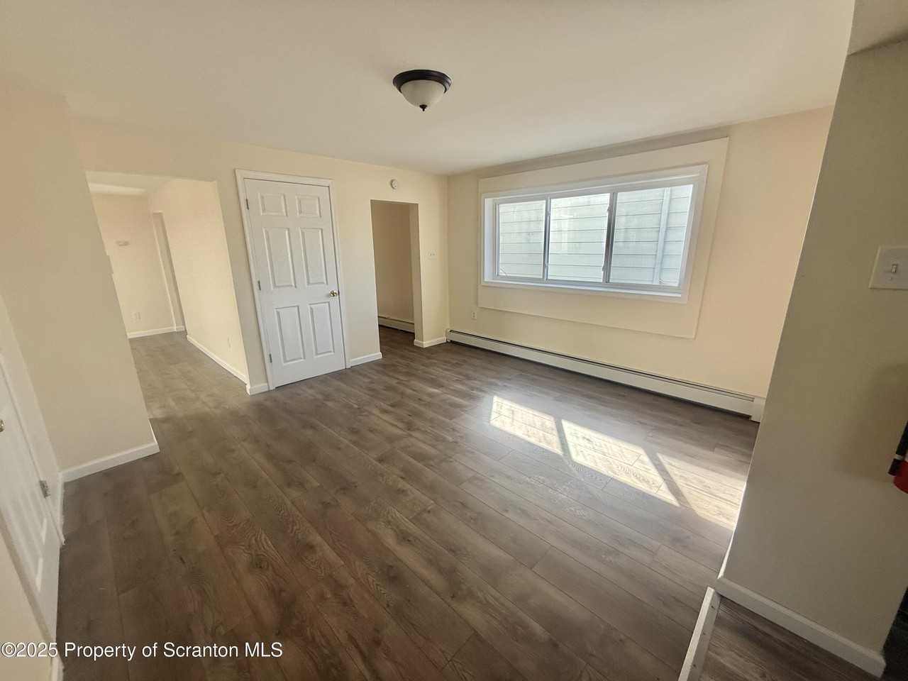 154 S Sumner Ave - Photo 4 of 15