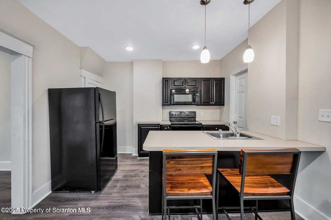 811 Grandview Street - Photo 6 of 13