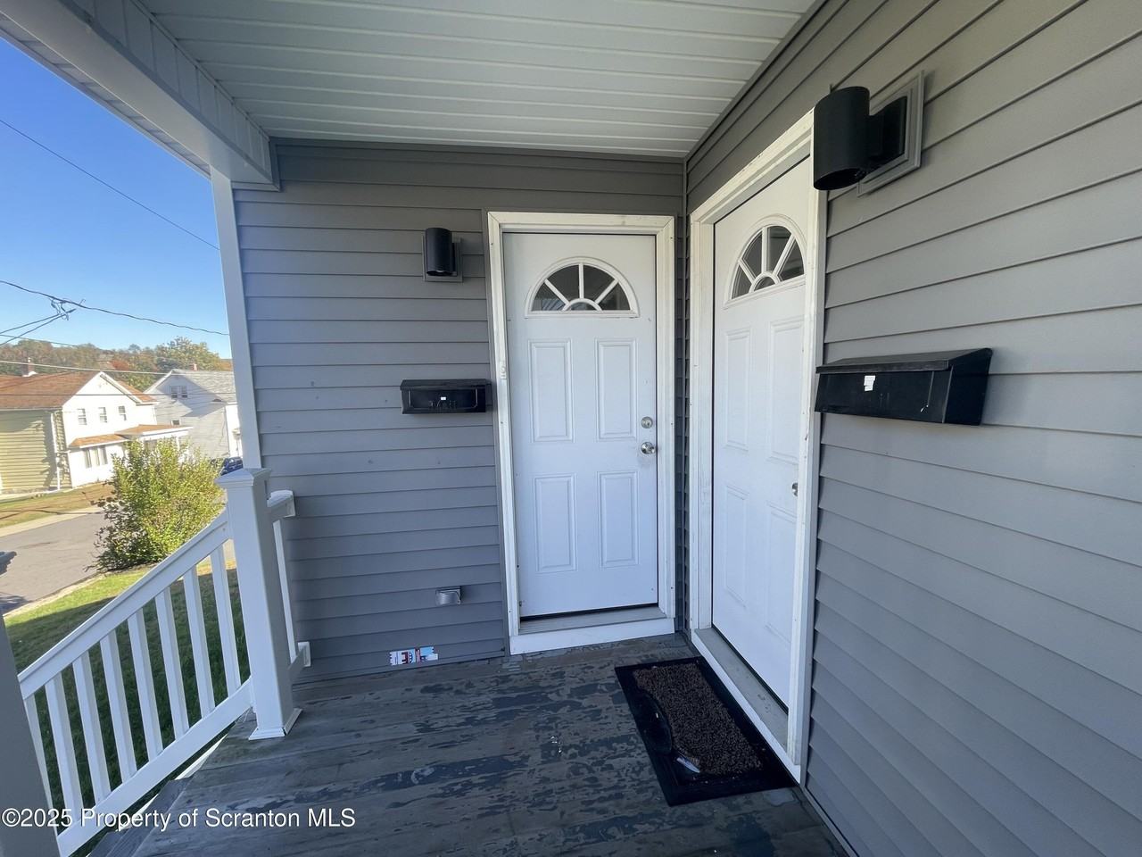 127 West Line Street - Photo 2 of 10