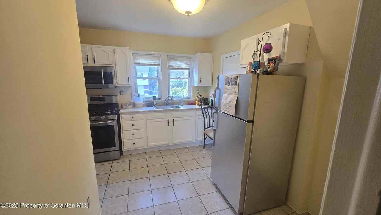 75 Melrose Avenue #1 - Photo 5 of 10