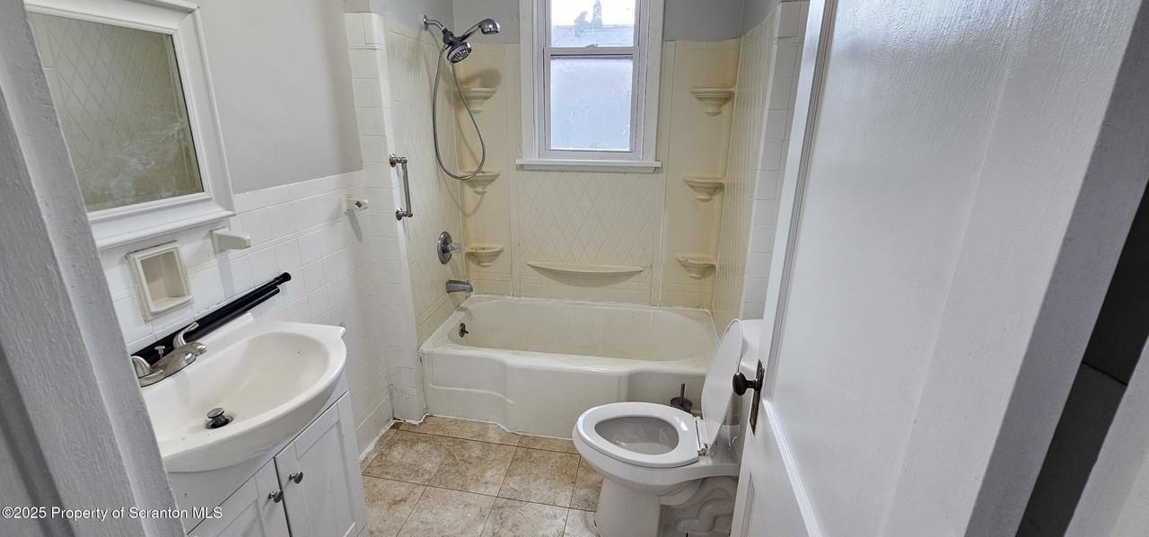 123 Oak Street #2ndFL - Photo 3 of 9