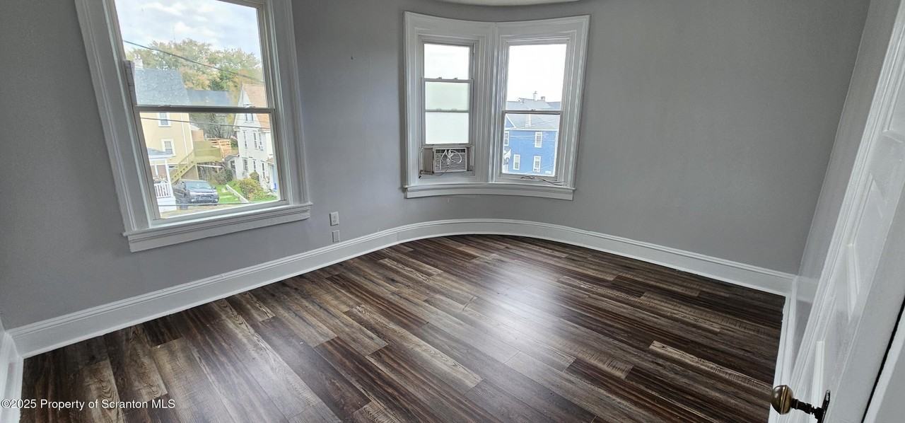 123 Oak Street #2ndFL - Photo 4 of 9