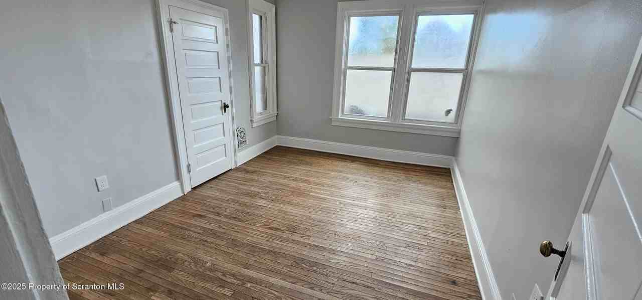 123 Oak Street #2ndFL - Photo 5 of 9