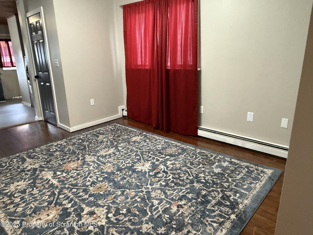 319 Green Street - Photo 4 of 8